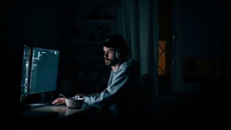 Being a Night Owl May Increase Your Heart Risk Unsplash