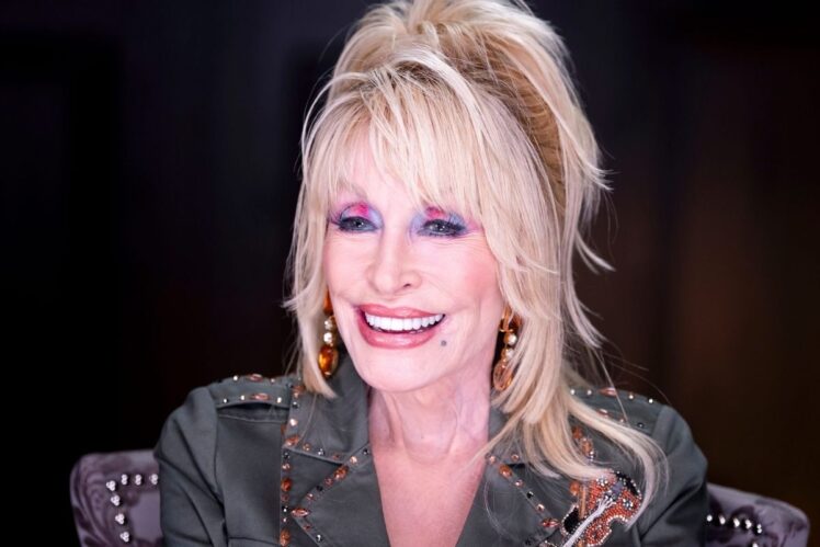 Dolly Parton speaks with Knox News