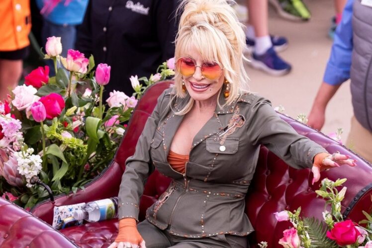 Dolly Parton parades through Dollywood in Pigeon Forge