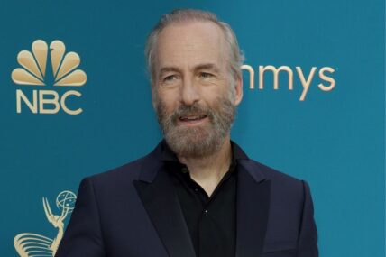Bob Odenkirk arrives to the red carpet at the 74th Emmy Awards