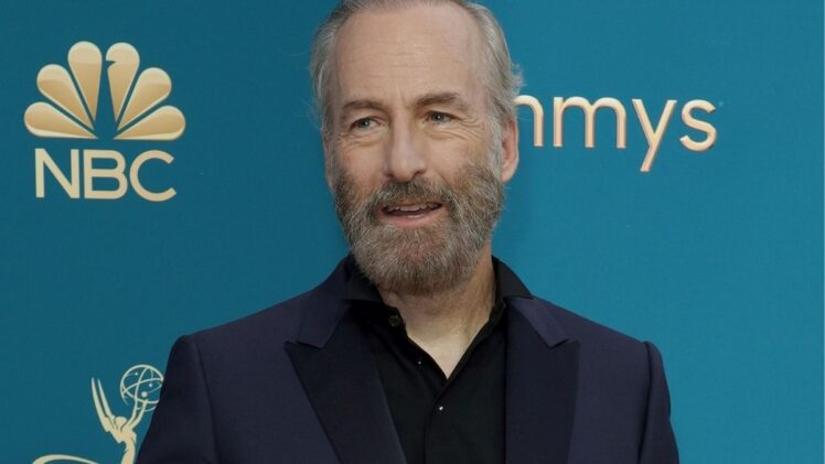 Bob Odenkirk arrives to the red carpet at the 74th Emmy Awards