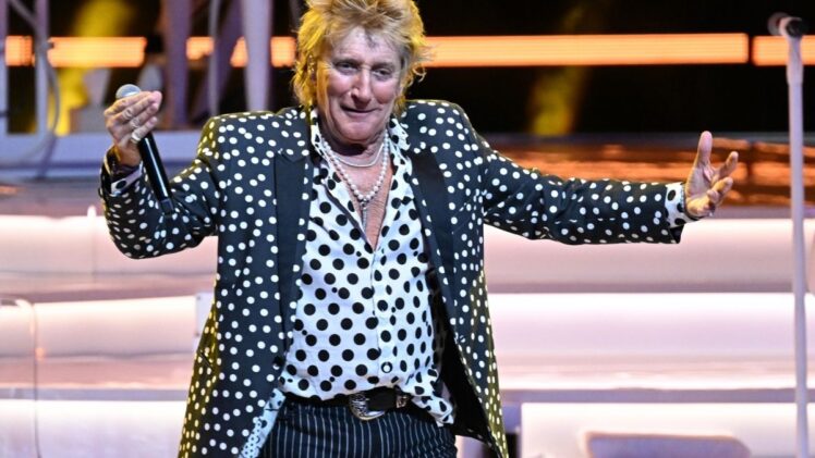 Rod Stewart in concert at Hard Rock Live